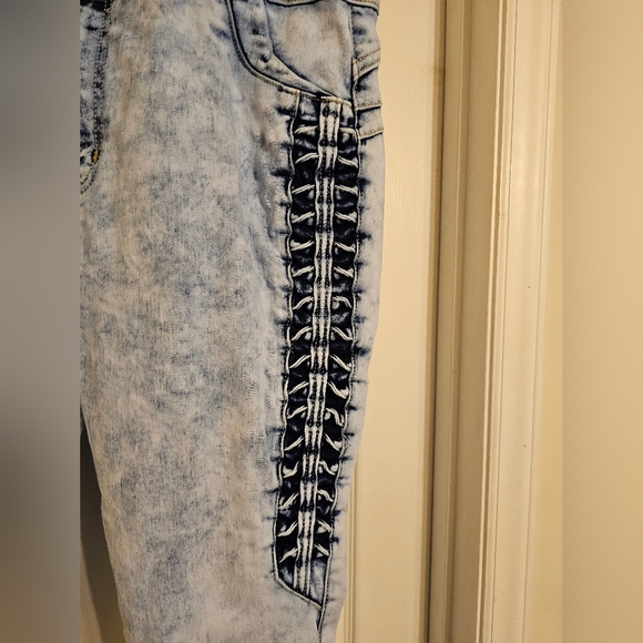 Fashion 2 Love Stretch Jeans. - Picture 5 of 8